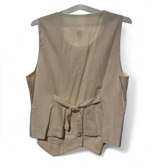 Size XXL Women’s A new day cream vest - Picture 2 of 5